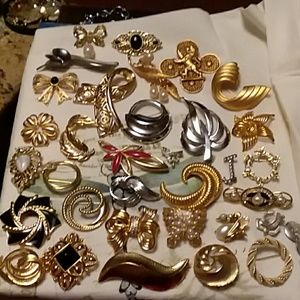 Large Lot Pins (35) - Trifari Monet AK Napier